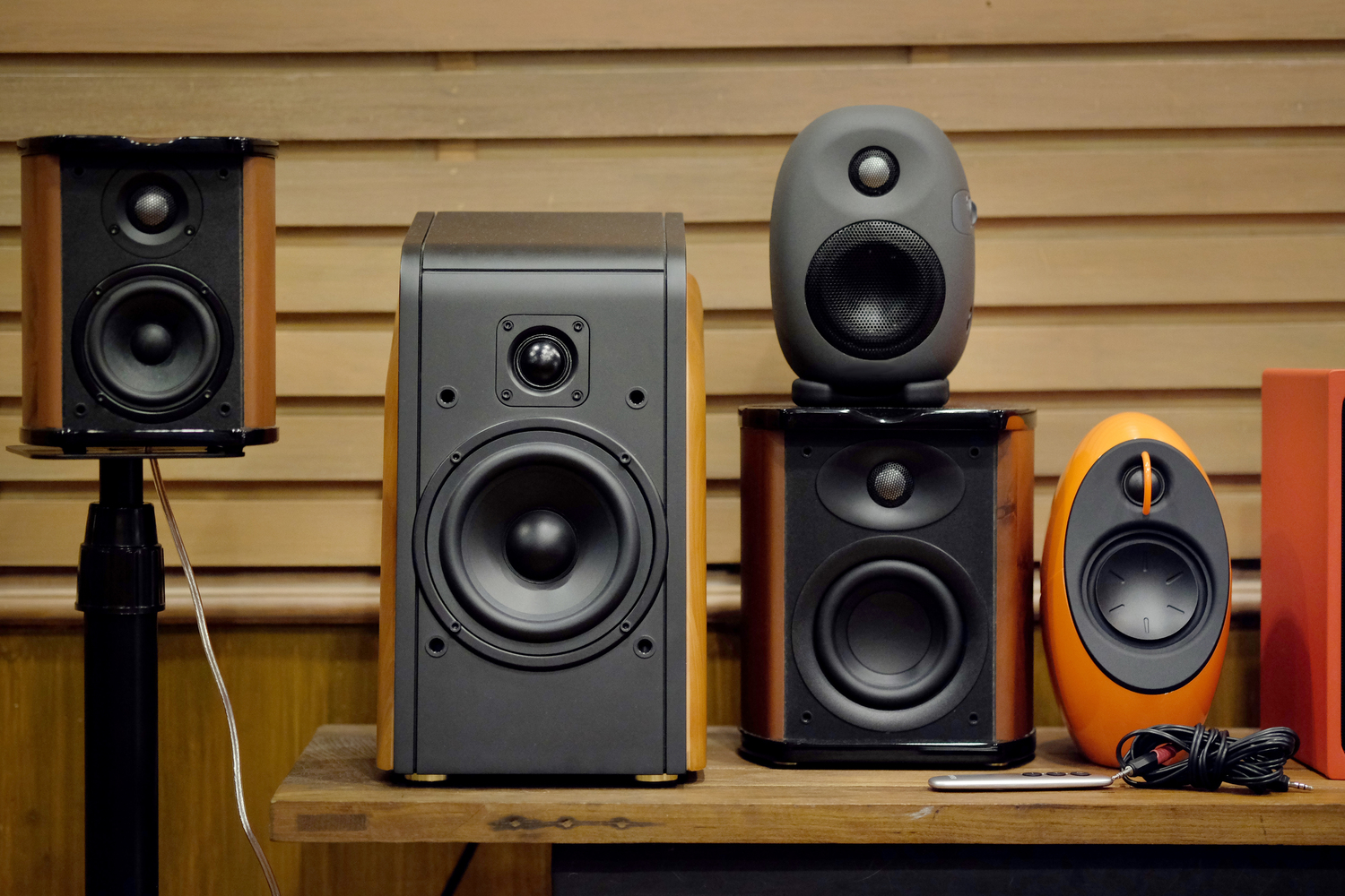 Different types of electronic audio devices