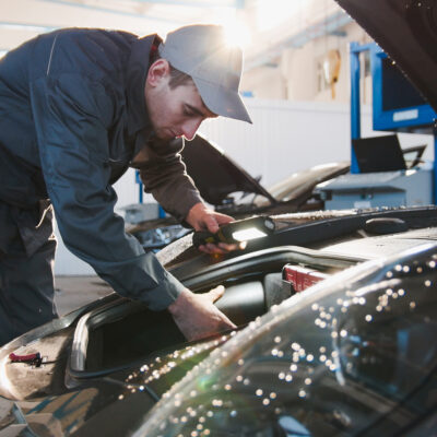 Types of auto garages and mechanics