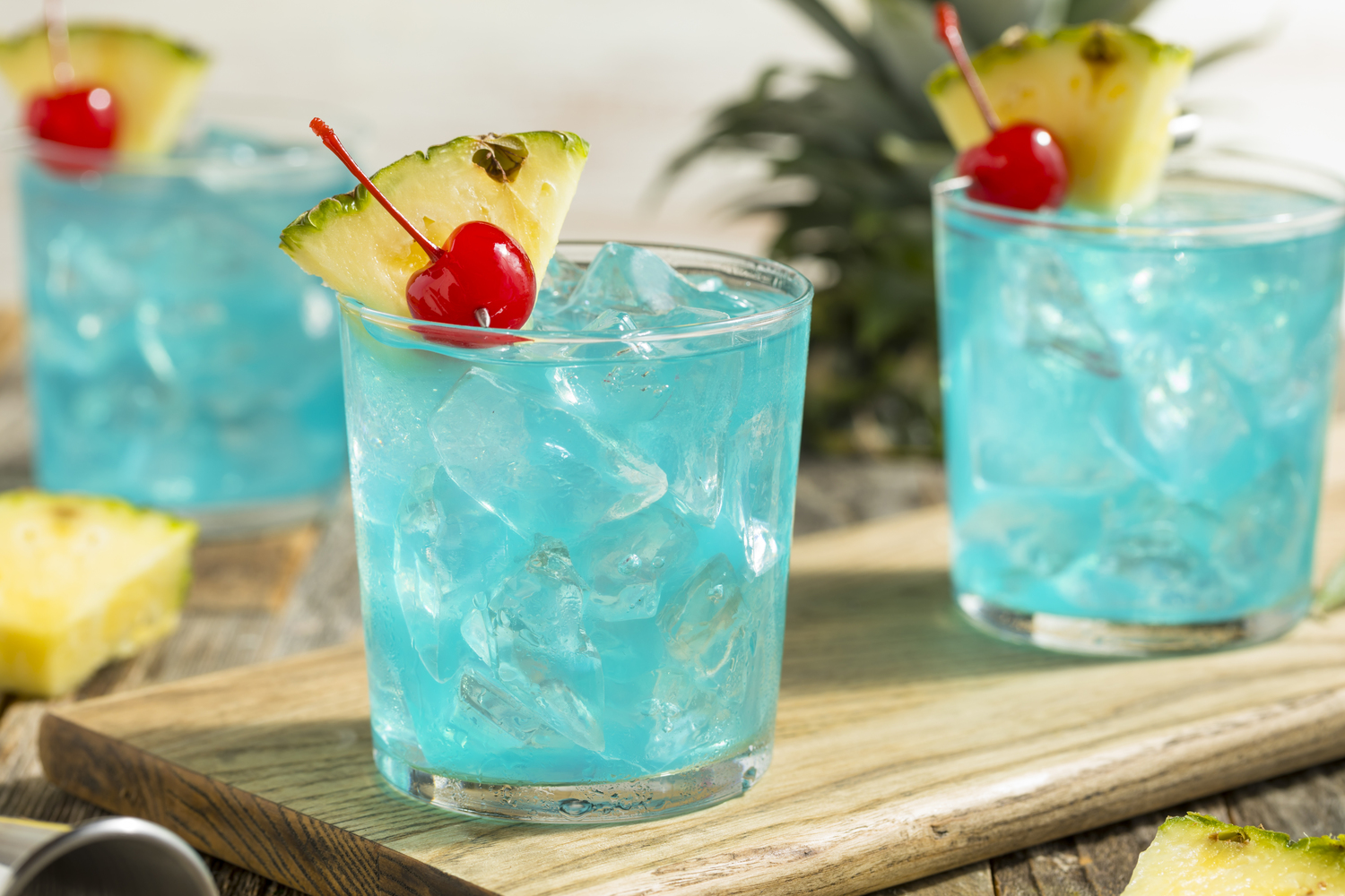 5 Classic Cocktail Recipes Everyone Should Know How to Make